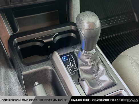 Used 2020 Toyota Tacoma SR5 AWD/4WD image 17