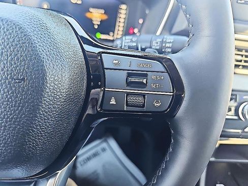 Used 2025 Honda Pilot Elite image 25