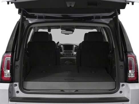 Used 2017 GMC Yukon SLT w/ Premium Edition image 16