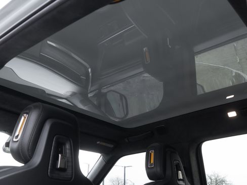 Used 2022 Rivian R1T Adventure image 30