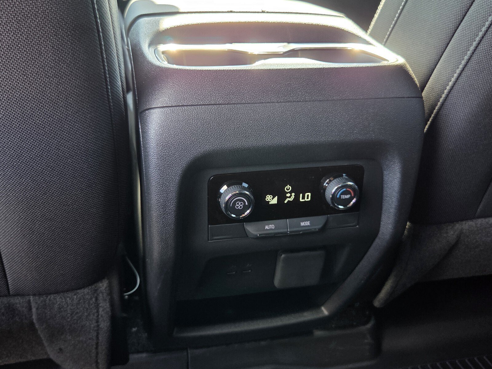New 2027 Chevrolet Traverse LT w/ Driver Confidence Package FWD image 11