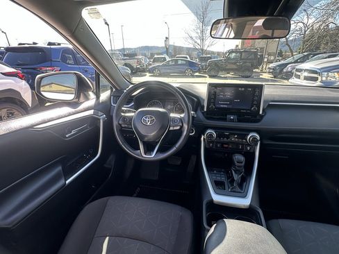 Used 2020 Toyota RAV4 XLE w/ Convenience Package image 5