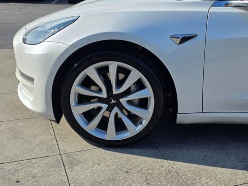 Used 2020 Tesla Model 3 Standard Range Plus image 12