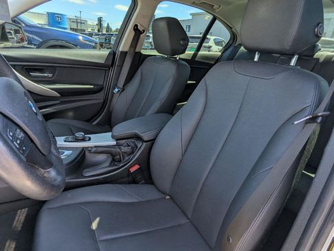 Used 2018 BMW 320i xDrive Sedan AWD/4WD image 18
