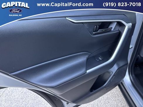 Used 2025 Toyota RAV4 LE AWD/4WD image 17