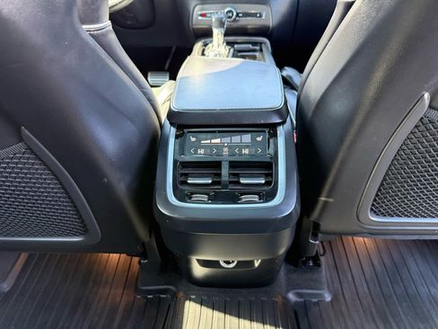 Used 2016 Volvo XC90 T6 R-Design w/ Vision Package image 26
