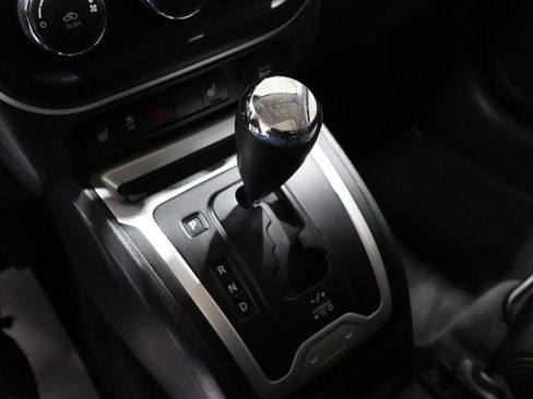 Used 2015 Jeep Compass High Altitude image 9