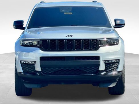 Used 2024 Jeep Grand Cherokee L Limited w/ Black Appearance Package AWD/4WD image 2