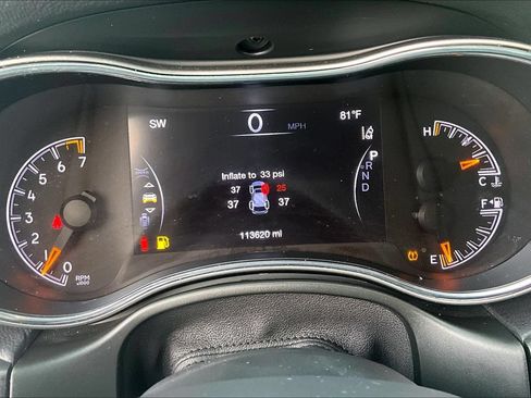 Used 2022 Jeep Grand Cherokee Laredo X RWD image 14