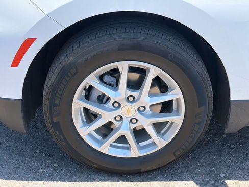 Used 2023 Chevrolet Equinox LT FWD image 6
