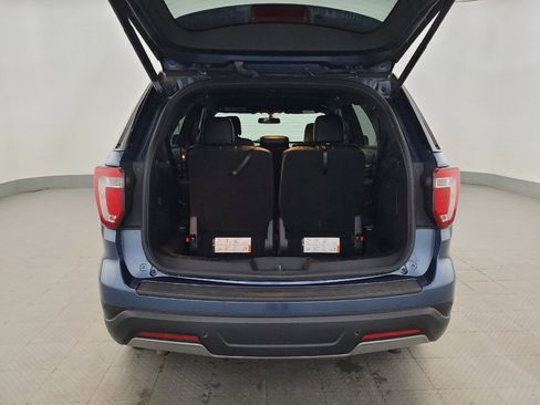 Used 2019 Ford Explorer XLT w/ Equipment Group 202A AWD/4WD image 29
