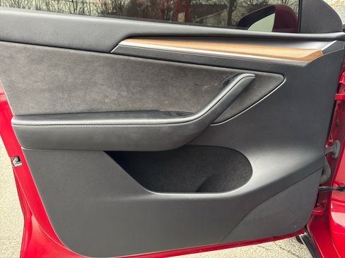 Used 2022 Tesla Model Y Performance image 21