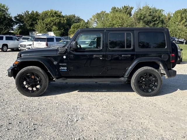 Used 2022 Jeep Wrangler Unlimited Sahara w/ Cold Weather Group AWD/4WD image 3