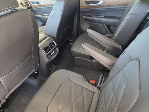 New 2026 Volkswagen Atlas SE FWD image 23