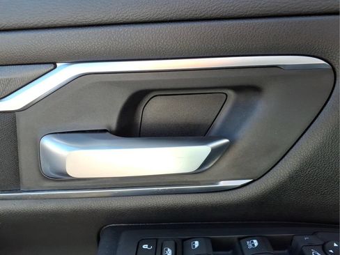 Used 2025 RAM 1500 Big Horn AWD/4WD image 15