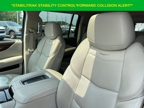 Used 2017 Cadillac Escalade ESV Luxury AWD/4WD image 15