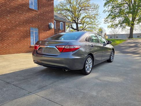 Used 2017 Toyota Camry XLE image 5