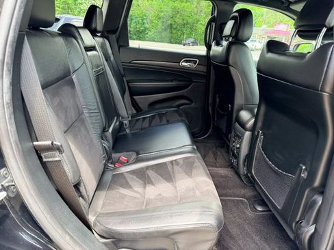 Used 2018 Jeep Grand Cherokee Altitude AWD/4WD image 17