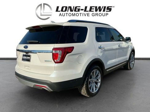 Used 2017 Ford Explorer Limited w/ Equipment Group 301A FWD image 7
