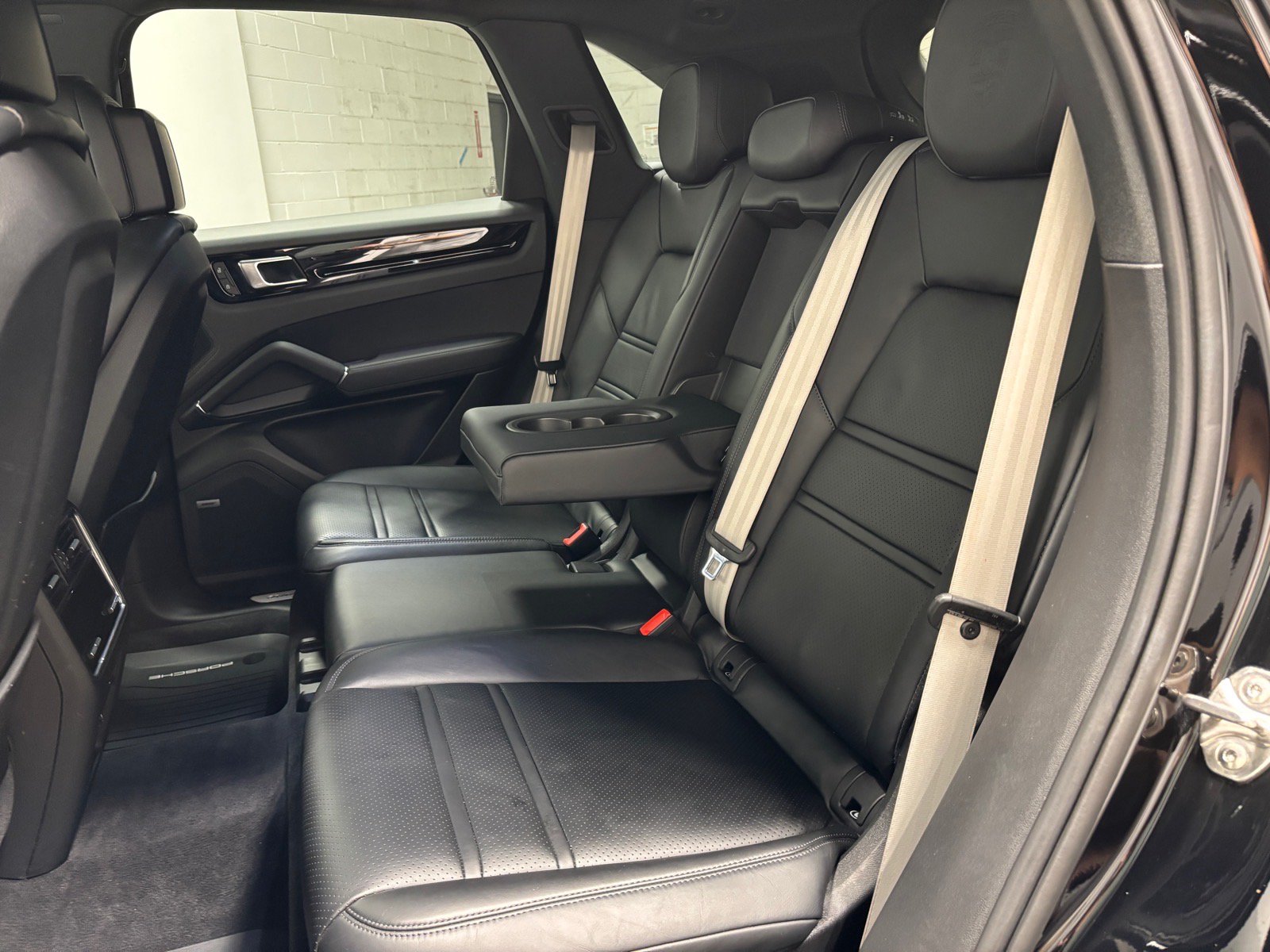 Used 2023 Porsche Cayenne Platinum Edition AWD/4WD image 24