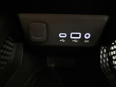 Used 2023 Chevrolet TrailBlazer LT w/ Convenience Package AWD/4WD image 22