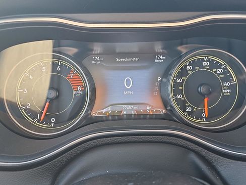 Used 2022 Jeep Cherokee Limited image 11