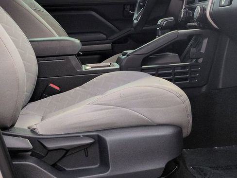 Certified 2024 Toyota Tacoma SR5 AWD/4WD image 31