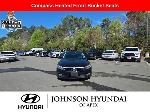 Used 2016 Volkswagen Passat 1.8T SEL Premium image 11