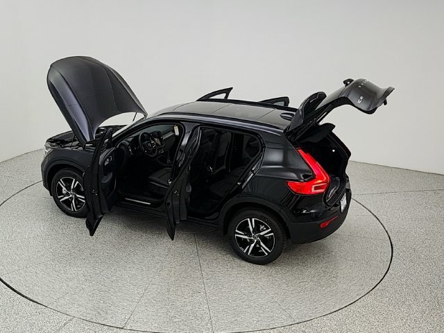 New 2026 Volvo XC40 B5 Core w/ Protection Package Premier AWD/4WD image 42