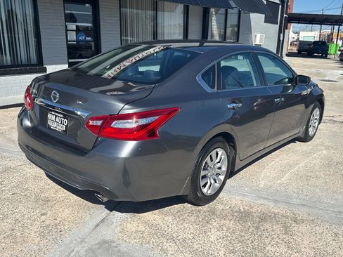 Used 2016 Nissan Altima 2.5 S w/ Power Driver Seat Package image 4
