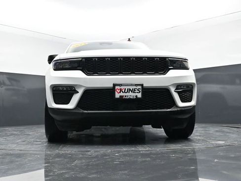 Used 2023 Jeep Grand Cherokee Limited AWD/4WD image 41