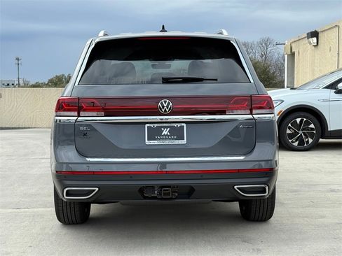 New 2026 Volkswagen Atlas SEL image 8