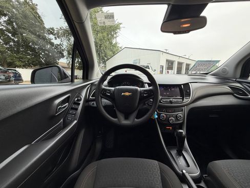 Used 2020 Chevrolet Trax LS w/ Tint and Cruise Package FWD image 2