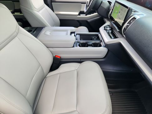 New 2026 Ford Expedition Active RWD image 11