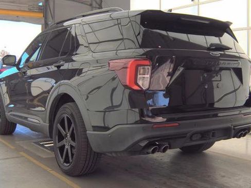 Used 2020 Ford Explorer ST w/ Premium Technology Package image 6