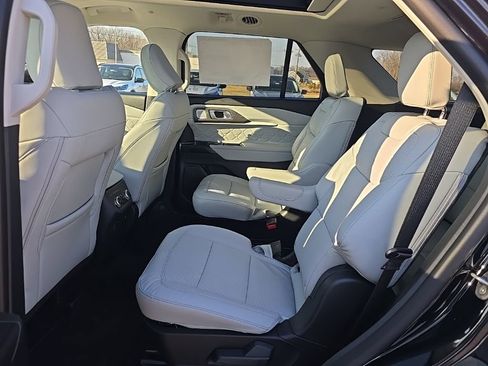New 2026 Ford Explorer Platinum w/ LUX Leather Package image 21
