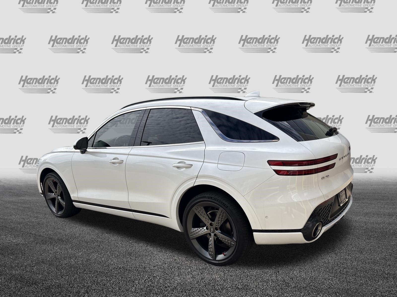 Used 2022 Genesis GV70 2.5T w/ Sport Prestige Package AWD/4WD image 8