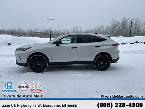 Used 2024 Toyota Venza Nightshade image 4