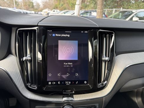 Certified 2025 Volvo XC60 B5 Plus image 21