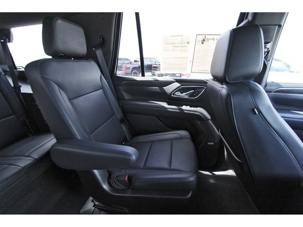 Used 2022 Chevrolet Tahoe LT w/ LT Signature Plus Package RWD image 13