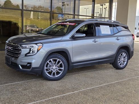 Used 2024 GMC Terrain SLT image 1