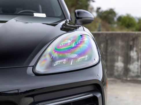 Certified 2022 Porsche Cayenne S AWD/4WD image 18