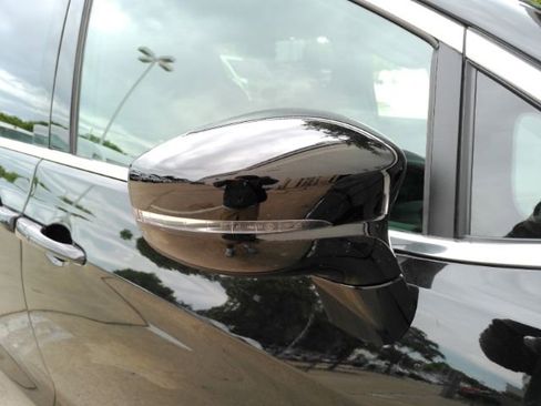 Used 2026 Chrysler Pacifica Select FWD image 23