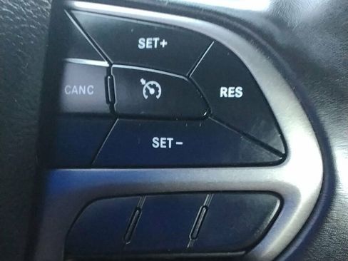 Used 2019 Dodge Charger SXT image 15