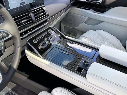 New 2024 Lincoln Navigator L Black Label image 8