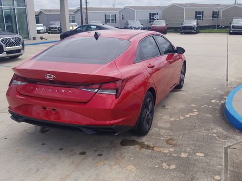 Used 2023 Hyundai Elantra SEL FWD image 7