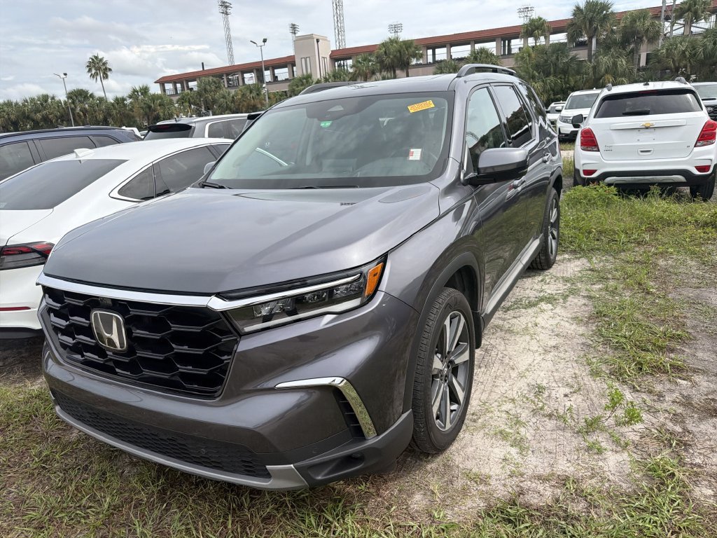 Used 2025 Honda Pilot Elite image 7