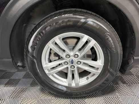 Used 2020 Ford Explorer XLT w/ Equipment Group 202A AWD/4WD image 43