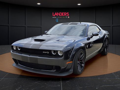 Used 2018 Dodge Challenger SRT Hellcat RWD image 1