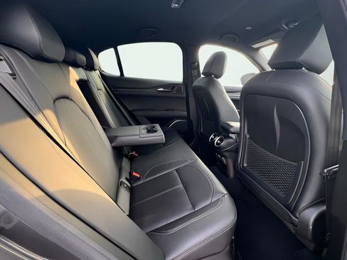 Used 2023 Alfa Romeo Stelvio Sprint image 27